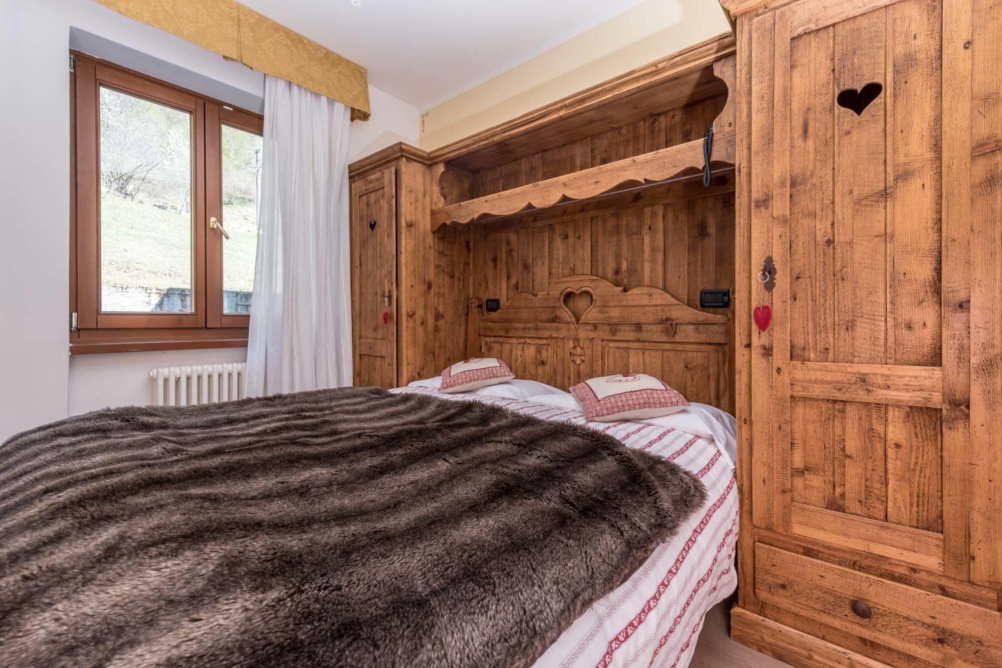 Hotel Pezzotti เปลลิซซาโน ภายนอก รูปภาพ