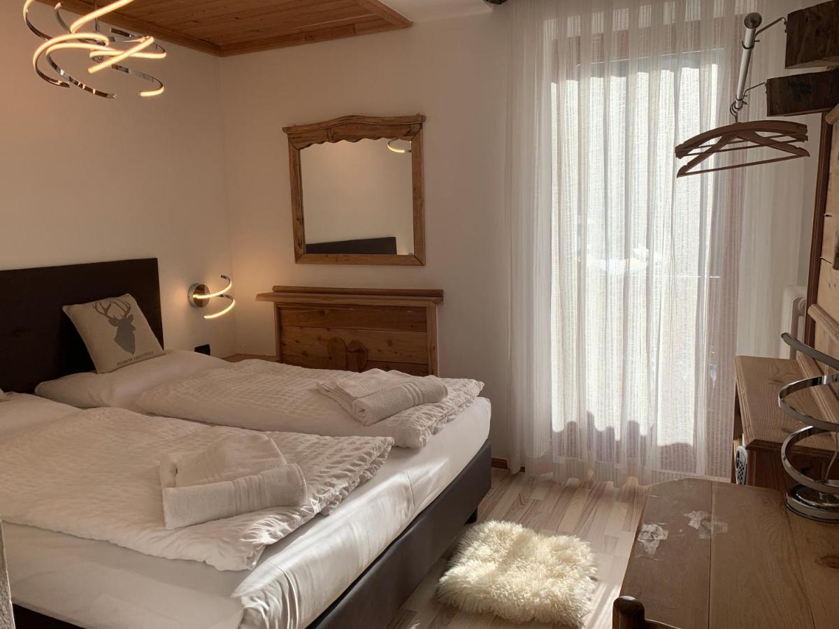 Hotel Pezzotti เปลลิซซาโน ภายนอก รูปภาพ